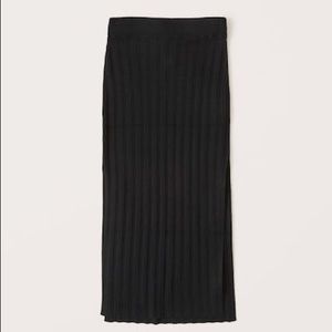 Abercrombie & Fitch Slim Ribbed Midaxi Skirt